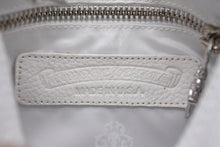 Load image into Gallery viewer, 新品未使用 CHROME HEARTS クロムハーツ チキンナゲットスモール ショルダーバッグ スター ホワイト レザー シルバー925 中古 4b011487