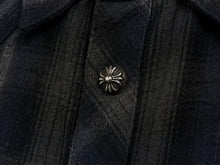 Load image into Gallery viewer, CHROME HEARTS クロムハーツ レザー切り替え 長袖ネルシャツ サイズSM フレアニー クロスボールボタン チェック柄 美品 中古 4b011447