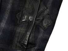 Load image into Gallery viewer, CHROME HEARTS クロムハーツ レザー切り替え 長袖ネルシャツ サイズSM フレアニー クロスボールボタン チェック柄 美品 中古 4b011447