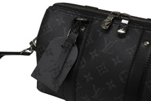 Load image into Gallery viewer, 極美品 LOUIS VUITTON ルイヴィトン シティ キーポル ショルダーバッグ M45936 モノグラム リバース エクリプス キャンバス 中古 4b011582