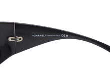 Load image into Gallery viewer, CHANEL シャネル サングラス アイウェア 5088-B c.501/87 サイズ120 ココマーク ラインストーン ブラック 美品 中古 4b011988