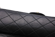 Load image into Gallery viewer, CHANEL シャネル マトラッセ25 Wフラップ Wチェーンショルダーバッグ A2600 1番台 ラムスキン ココマーク ブラック 美品 中古 4b011405