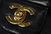 Load image into Gallery viewer, CHANEL シャネル マトラッセ25 Wフラップ Wチェーンショルダーバッグ A2600 1番台 ラムスキン ココマーク ブラック 美品 中古 4b011405