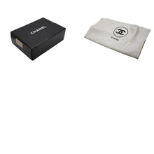 Load image into Gallery viewer, CHANEL シャネル マトラッセ25 Wフラップ Wチェーンショルダーバッグ A2600 1番台 ラムスキン ココマーク ブラック 美品 中古 4b011405
