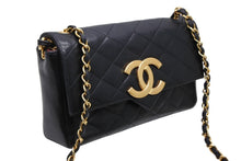 Load image into Gallery viewer, CHANEL シャネル Sフラップ チェーンショルダーバッグ A01259 0番台 ラムスキン ココマーク ブラック ゴールド金具 美品 中古 4b011575