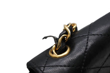 Load image into Gallery viewer, CHANEL シャネル Sフラップ チェーンショルダーバッグ A01259 0番台 ラムスキン ココマーク ブラック ゴールド金具 美品 中古 4b011575