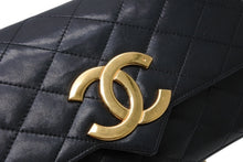 Load image into Gallery viewer, CHANEL シャネル Sフラップ チェーンショルダーバッグ A01259 0番台 ラムスキン ココマーク ブラック ゴールド金具 美品 中古 4b011575