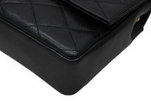 Load image into Gallery viewer, CHANEL シャネル Sフラップ チェーンショルダーバッグ A01259 0番台 ラムスキン ココマーク ブラック ゴールド金具 美品 中古 4b011575