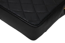 Load image into Gallery viewer, CHANEL シャネル Sフラップ チェーンショルダーバッグ A01259 0番台 ラムスキン ココマーク ブラック ゴールド金具 美品 中古 4b011575
