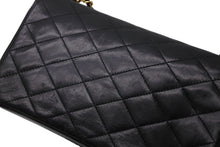 Load image into Gallery viewer, CHANEL シャネル Sフラップ チェーンショルダーバッグ A01259 0番台 ラムスキン ココマーク ブラック ゴールド金具 美品 中古 4b011575