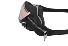 Load image into Gallery viewer, 極美品 CHROME HEARTS クロムハーツ SNAT PACK MINI スナットパックミニ レザーボディバッグ ダガージップ ガンスリンガーベルト 中古 4b011590