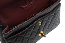 Load image into Gallery viewer, 極美品 CHANEL シャネル マトラッセ23 Wフラップ Wチェーンショルダーバッグ 4番台 ラムスキン ココマーク ブラック 中古 4b011577
