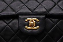 Load image into Gallery viewer, CHANEL シャネル マトラッセ25 Wフラップ Wチェーンショルダーバッグ A2600 1番台 ラムスキン ココマーク ブラック 美品 中古 4b011405