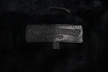 Load image into Gallery viewer, 新品未使用 CHROME HEARTS クロムハーツ RED PATCH RACING JACKET レーシング ジャケット サイズS クロスパッチ ブラック レザー 裏起毛 中古 4b011667