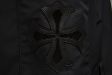 Load image into Gallery viewer, 新品未使用 CHROME HEARTS クロムハーツ RED PATCH RACING JACKET レーシング ジャケット サイズS クロスパッチ ブラック レザー 裏起毛 中古 4b011667