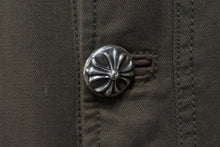 Load image into Gallery viewer, 極美品 CHROME HEARTS クロムハーツ チェリーボム クロスボタン ジャケット ダブルジップ カーキ シルバー金具 サイズXL 中古 4b011666
