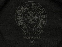 Load image into Gallery viewer, 新品未使用 CHROME HEARTS クロムハーツ プルオーバーフーディー パーカー サイズXL ブラック ブルー ロゴプリント 中古 4b011668