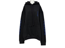 Load image into Gallery viewer, 新品未使用 CHROME HEARTS クロムハーツ プルオーバーフーディー パーカー サイズXL ブラック ブルー ロゴプリント 中古 4b011668