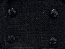 Load image into Gallery viewer, 極美品 CHANEL シャネル ツイードコート P64017V49031 サイズ34 ココマーク ブラック ネイビー プリーツ 中古 4b011496