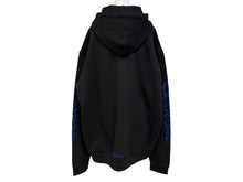 Load image into Gallery viewer, 新品未使用 CHROME HEARTS クロムハーツ プルオーバーフーディー パーカー サイズXL ブラック ブルー ロゴプリント 中古 4b011668