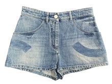 Load image into Gallery viewer, CHANEL シャネル デニムショーツ ショートパンツ P55909V42309 サイズ38 ココマーク インディゴブルー 美品 中古 4b011672