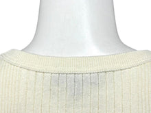 Load image into Gallery viewer, 極美品 CHANEL シャネル タンクトップ ノースリーブ トップス P78699K11361 サイズ34 ココマーク アイボリー ピンク ロゴ刺繍 中古 4b011498