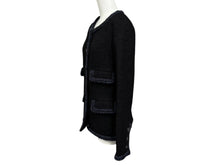 Load image into Gallery viewer, 極美品 CHANEL シャネル ツイードジャケット P79356V71693 サイズ36 セーラーカラー ココマーク ブラック ホワイト 中古 4b011494