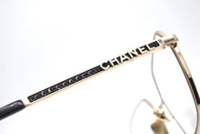 Load image into Gallery viewer, CHANEL シャネル サングラス アイウェア 2204-S c.134/SB サイズ53□16 140 ココマーク スパンコール ブラック ゴールド 美品 中古 4b011765