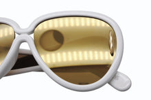 Load image into Gallery viewer, 新品同様 LOEWE ロエベ サングラス アイウェア LW40132I 25G サイズ65□14 145 アナグラム ホワイト ゴールド 中古 4b011777