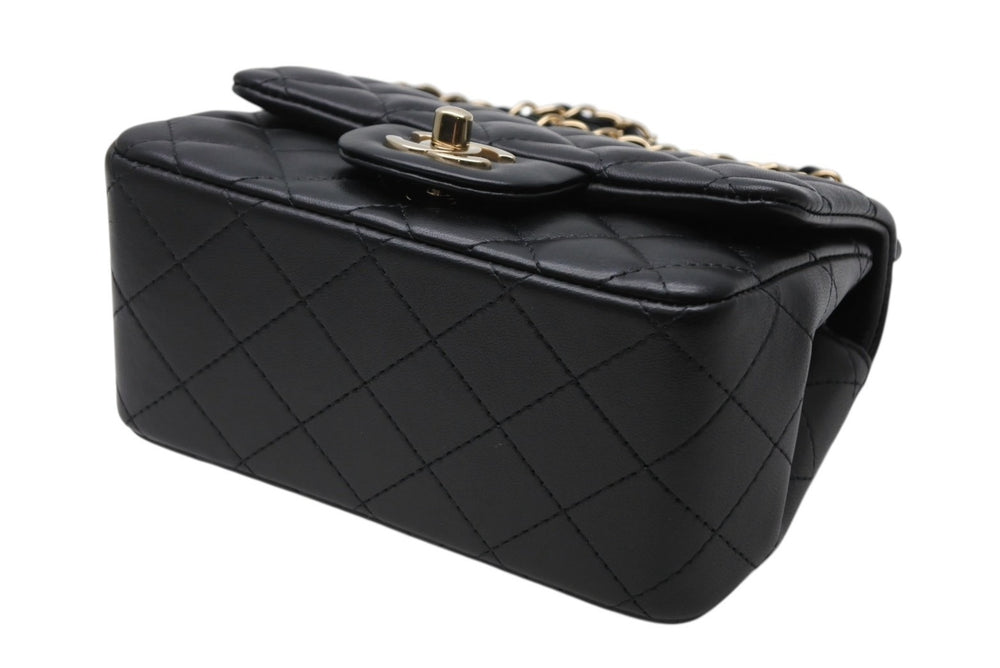 新品同様 CHANEL シャネル ミニマトラッセ16 Sフラップ Sチェーンショルダーバッグ ランダム番台 ココマーク ラムスキン ブラック 中古 4b011816