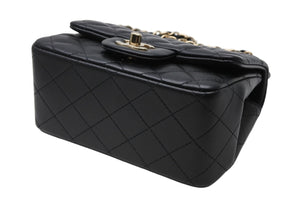 新品同様 CHANEL シャネル ミニマトラッセ16 Sフラップ Sチェーンショルダーバッグ ランダム番台 ココマーク ラムスキン ブラック 中古 4b011816