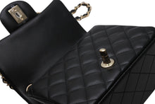 Load image into Gallery viewer, 新品同様 CHANEL シャネル ミニマトラッセ16 Sフラップ Sチェーンショルダーバッグ ランダム番台 ココマーク ラムスキン ブラック 中古 4b011816