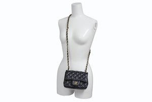 新品同様 CHANEL シャネル ミニマトラッセ16 Sフラップ Sチェーンショルダーバッグ ランダム番台 ココマーク ラムスキン ブラック 中古 4b011816