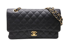 Load image into Gallery viewer, 極美品 CHANEL シャネル マトラッセ25 Wフラップ Wチェーンショルダーバッグ A01164 14番台 ココマーク キャビアスキン ブラック 中古 4b011817