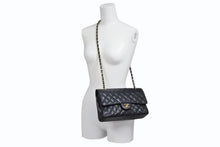 Load image into Gallery viewer, 極美品 CHANEL シャネル マトラッセ25 Wフラップ Wチェーンショルダーバッグ A01164 14番台 ココマーク キャビアスキン ブラック 中古 4b011817