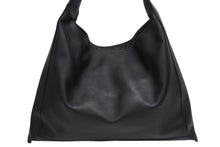 Load image into Gallery viewer, 極美品 BOTTEGAVENETA ボッテガヴェネタ ラージ ホップ ワンショルダーバッグ 803976V4O901019 カーフレザー ブラック 中古 4b011479