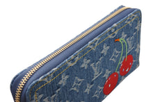 Load image into Gallery viewer, 新品未使用 LOUIS VUITTON ルイヴィトン モノグラム デニム ジッピー ウォレット チェリー 新作 M23161 村上隆 ブルー 中古 4b011858