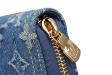 Load image into Gallery viewer, 新品未使用 LOUIS VUITTON ルイヴィトン モノグラム デニム ジッピー ウォレット チェリー 新作 M23161 村上隆 ブルー 中古 4b011858