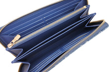Load image into Gallery viewer, 新品未使用 LOUIS VUITTON ルイヴィトン モノグラム デニム ジッピー ウォレット チェリー 新作 M23161 村上隆 ブルー 中古 4b011858