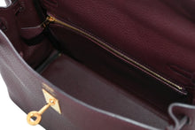 Load image into Gallery viewer, 新品同様品 HERMES エルメス KELLY ケリー25 2WAYハンドバッグ 内縫い トゴ ルージュアッシュゴールド金具 A刻印 4b012348