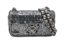 Load image into Gallery viewer, CHANEL シャネル ミニミニマトラッセ14 Sフラップ Sチェーンショルダーバッグ 11番台 ココマーク スパンコール シルバー 美品 中古 4b012253