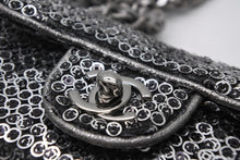 Load image into Gallery viewer, CHANEL シャネル ミニミニマトラッセ14 Sフラップ Sチェーンショルダーバッグ 11番台 ココマーク スパンコール シルバー 美品 中古 4b012253