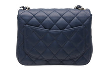 Load image into Gallery viewer, 極美品 CHANEL シャネル ミニマトラッセ16 Sフラップ Sチェーンショルダーバッグ 22番台 ココマーク ラムスキン ネイビー 中古 4b012263