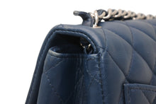 Load image into Gallery viewer, 極美品 CHANEL シャネル ミニマトラッセ16 Sフラップ Sチェーンショルダーバッグ 22番台 ココマーク ラムスキン ネイビー 中古 4b012263