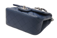 Load image into Gallery viewer, 極美品 CHANEL シャネル ミニマトラッセ16 Sフラップ Sチェーンショルダーバッグ 22番台 ココマーク ラムスキン ネイビー 中古 4b012263