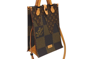 極美品 LOUIS VUITTON ルイヴィトン×NIGO ダミエジャイアント トートバッグ N40355 ブラウン ベージュ PVCコーティングキャンバス ヌメ革 ブラック金具 中古 4b011644