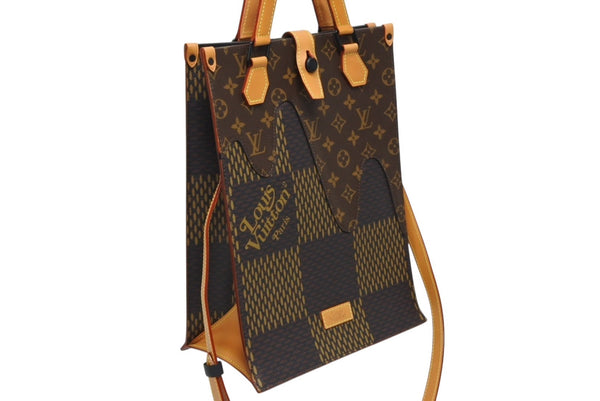 極美品 LOUIS VUITTON ルイヴィトン×NIGO ダミエジャイアント トートバッグ N40355 ブラウン ベージュ PVCコーティングキャンバス ヌメ革 ブラック金具 中古 4b011644
