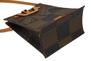 極美品 LOUIS VUITTON ルイヴィトン×NIGO ダミエジャイアント トートバッグ N40355 ブラウン ベージュ PVCコーティングキャンバス ヌメ革 ブラック金具 中古 4b011644