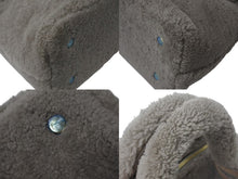 Load image into Gallery viewer, 新品同様 LOUIS VUITTON ルイヴィトン 2011AW ロックイット ヴォワヤージュ M93850 ムートン レザー グリペルル ゴールド金具 中古 4b001189