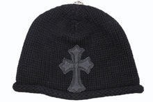 Load image into Gallery viewer, 極美品 CHROME HEARTS クロムハーツ クロスパッチ ニットキャップ ビーニー カシミヤ レザー シルバー925 ブラック 中古 4b011657